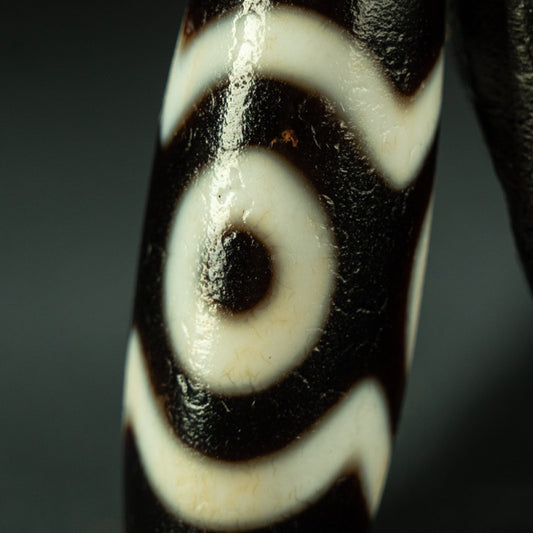 Three eye dzi bead side view