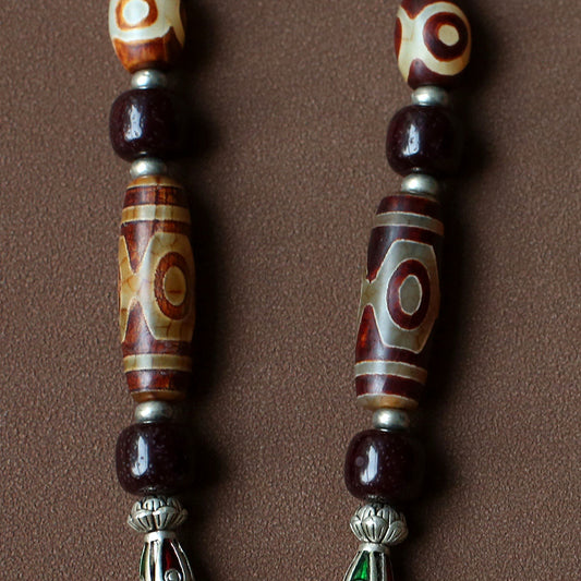 handcrafted Nepalese medicine agate Dzi bead necklace red brown medicine agate bead detail