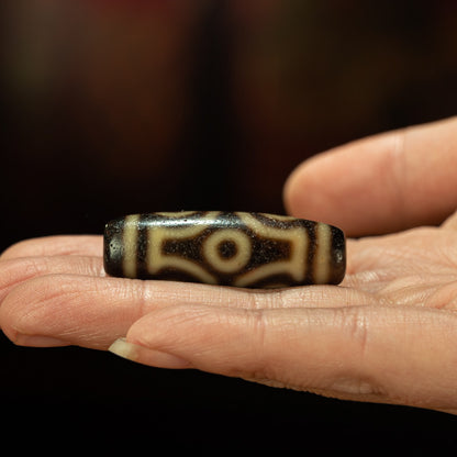 Six eye dzi bead full view