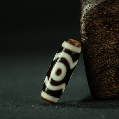 Collector dzi bead surface detail