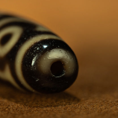Collector dzi bead surface detail