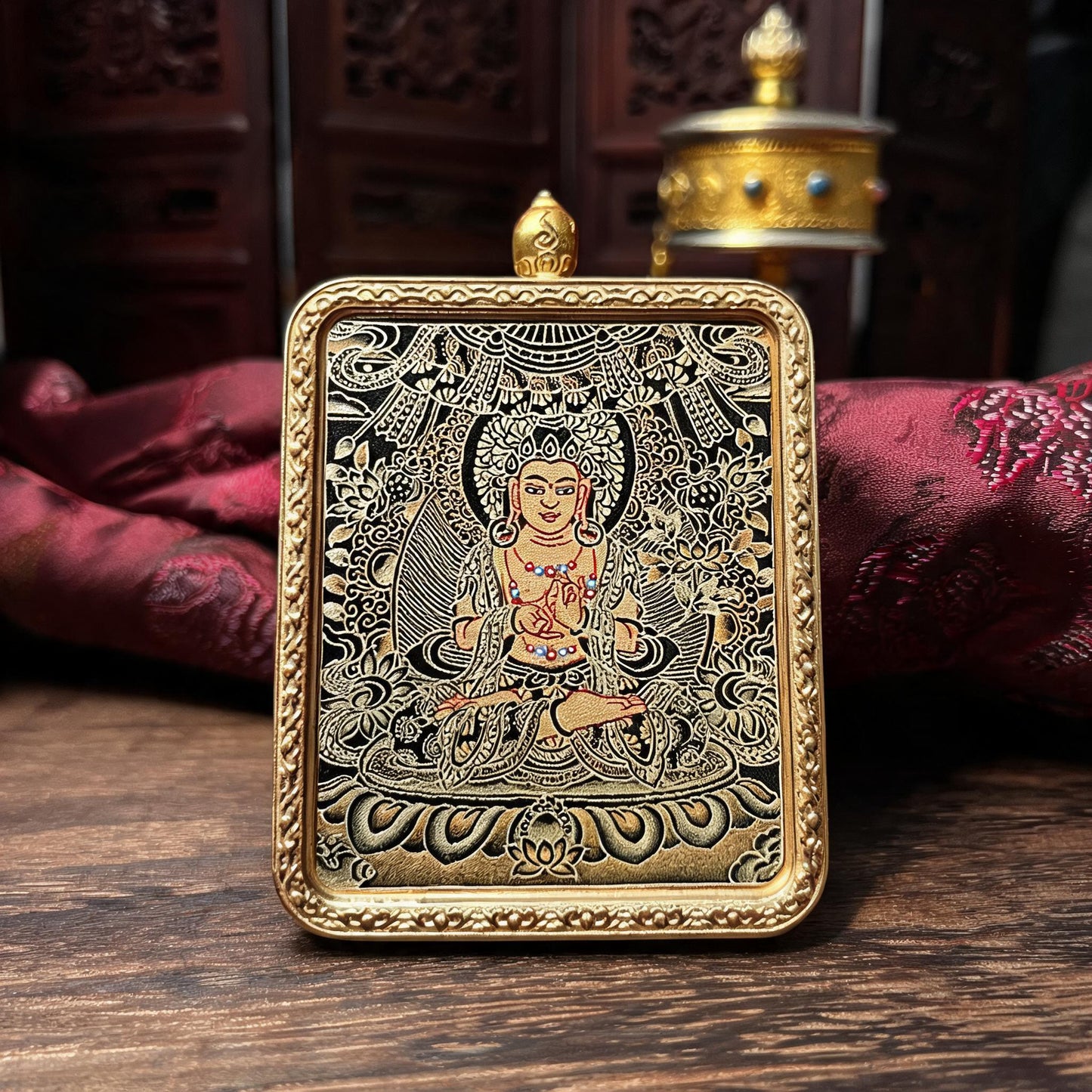 Mahasthamaprapta hand-painted Thangka pendant hand-painted macro detail