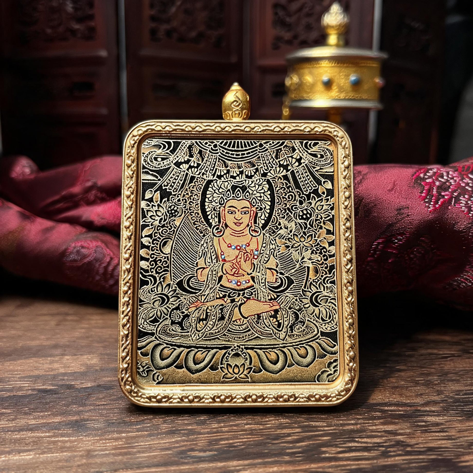 Mahasthamaprapta hand-painted Thangka pendant hand-painted macro detail