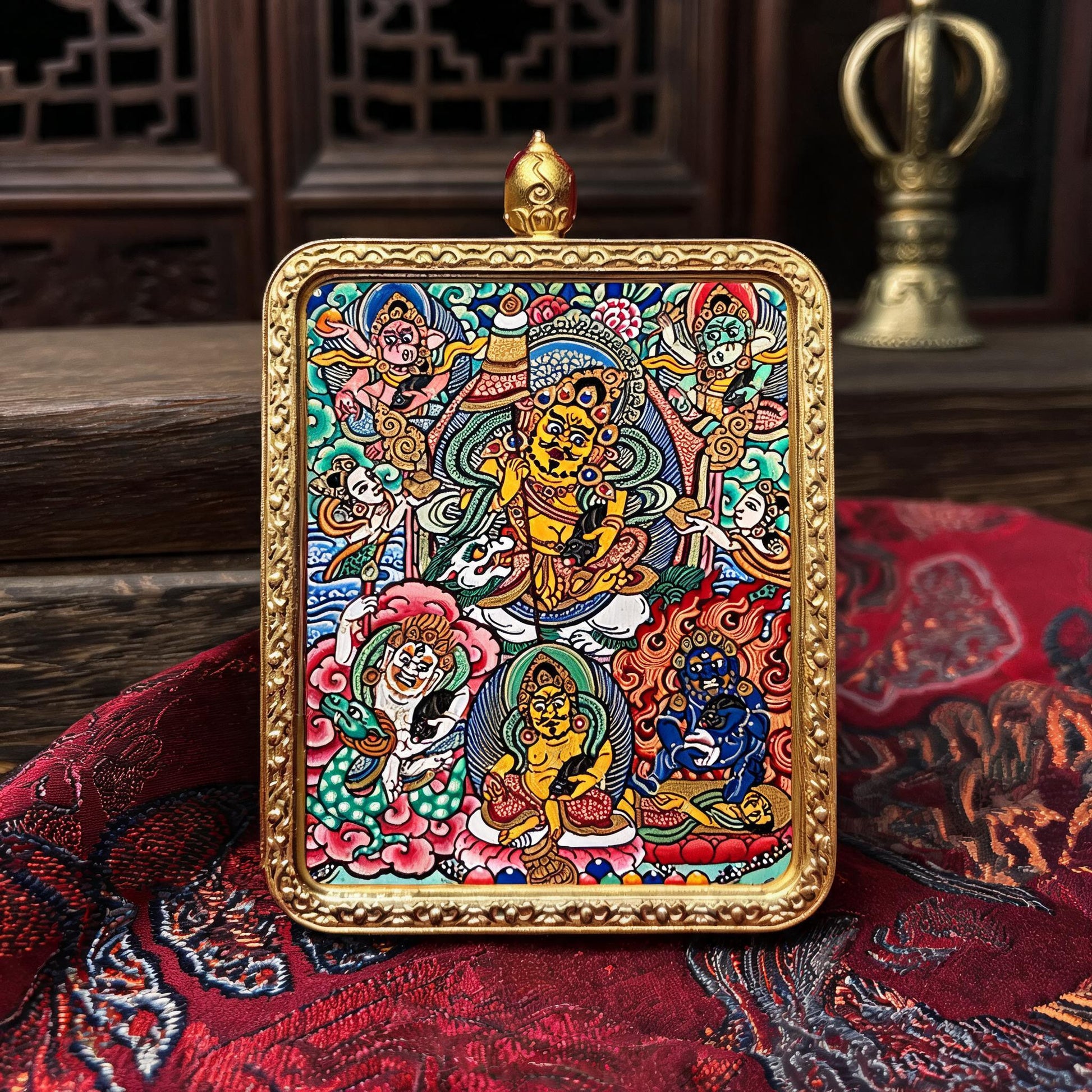 Five Jambhalas hand-painted Thangka pendant hand-painted macro detail