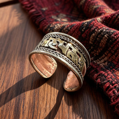 Six-Syllable Mantra Three-Metal Open Ring craftsmanship detail