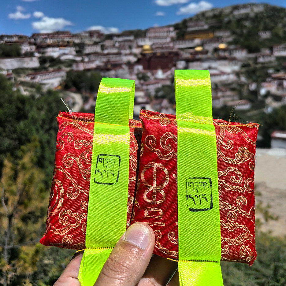Tibetan brocade amulet - White Parasol (Sitatapatra) - actual design reference