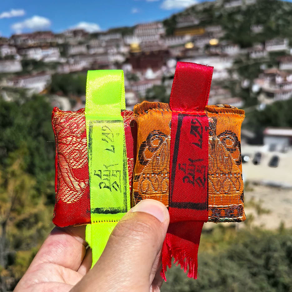 Tibetan brocade amulet - Fumo - actual design reference