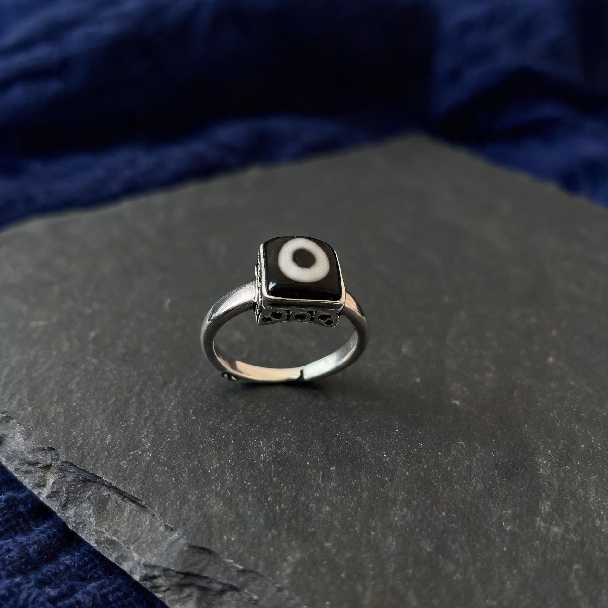 Handcrafted one-eyed Dzi S925 adjustable ring style 1 front view