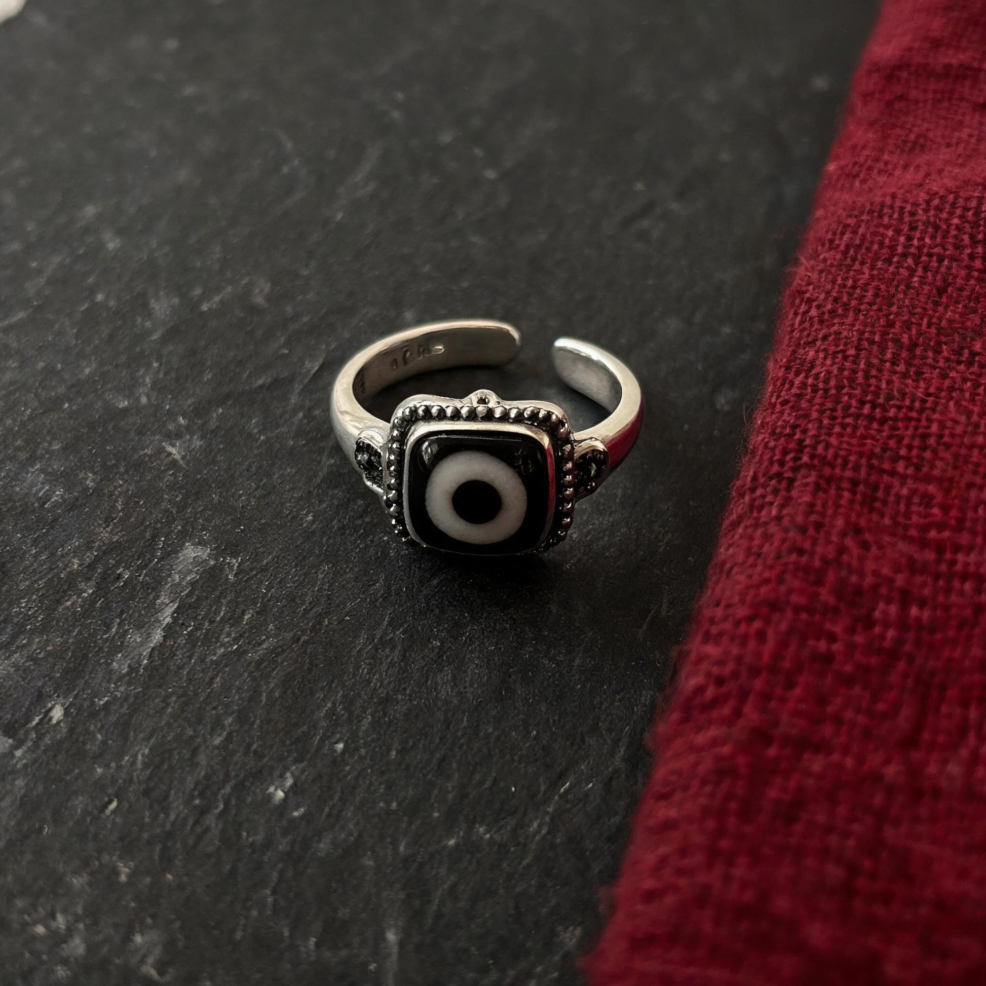 Handcrafted one-eyed Dzi S925 adjustable ring style 8 front view