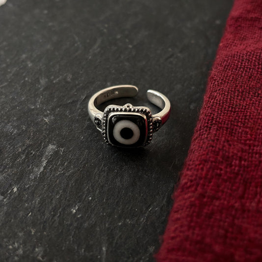 Handcrafted one-eyed Dzi S925 adjustable ring style 8 front view